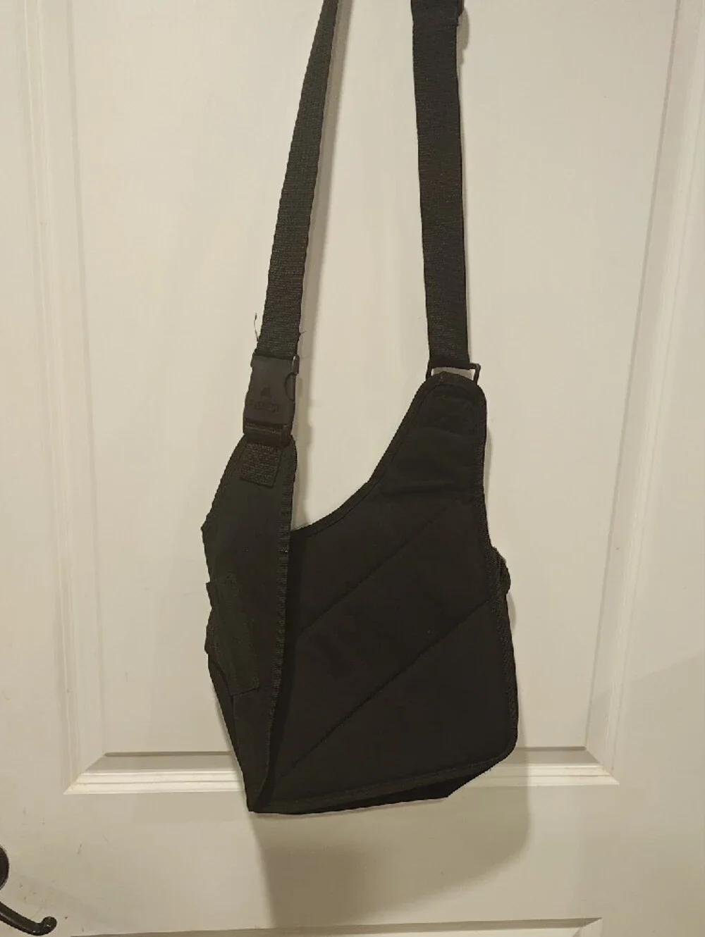 Y2K VTG Black Messenger Sling Bag with Adjustable Strap